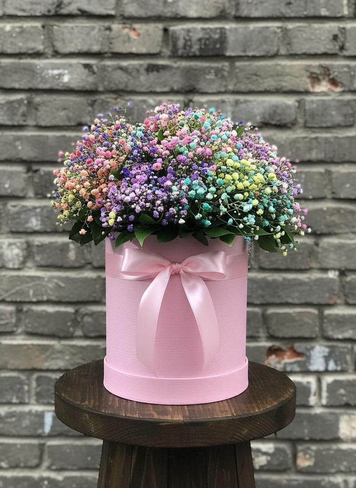 Цветочная композиция из Гипсофила и Розы в шляпной коробке в Заволжье