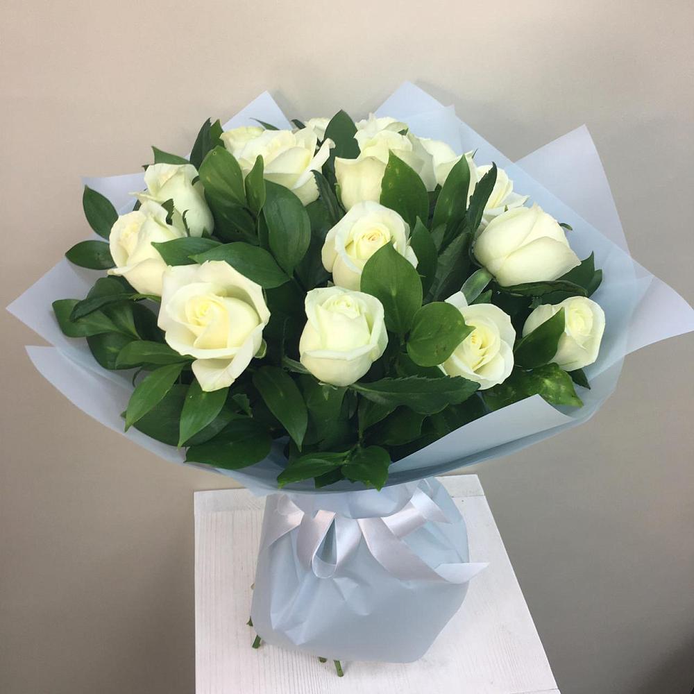Букет 15 Белых роз Проуд в Заволжье