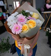 Букет цветов из:  Герберы, Розы и Хризантемы в Заволжье