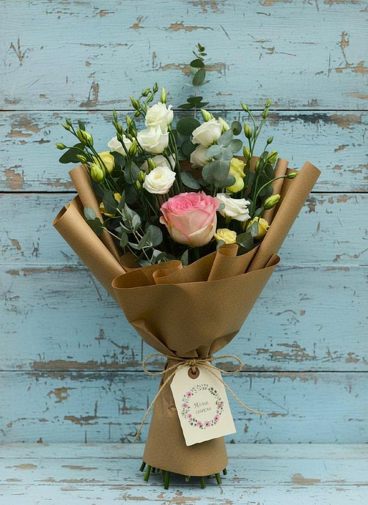 Букет цветов из: Розы и Лизиантусы в Заволжье