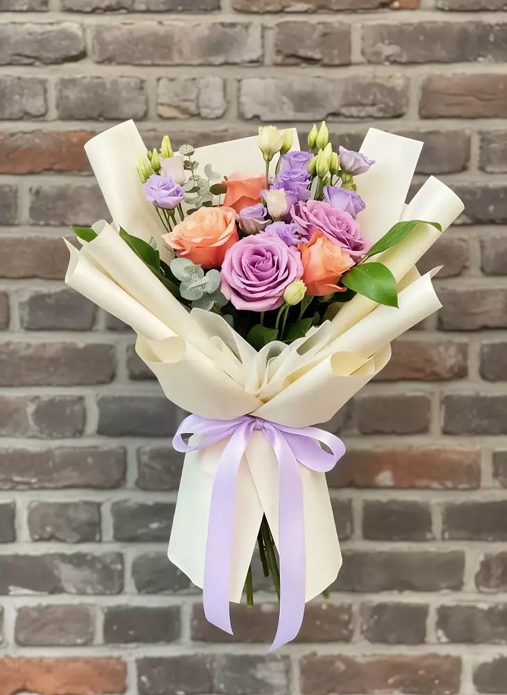 Букет цветов из: Лизиантусы и Розы в Заволжье