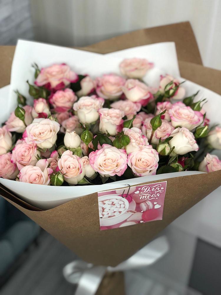 Букет цветов из: Розы в Заволжье