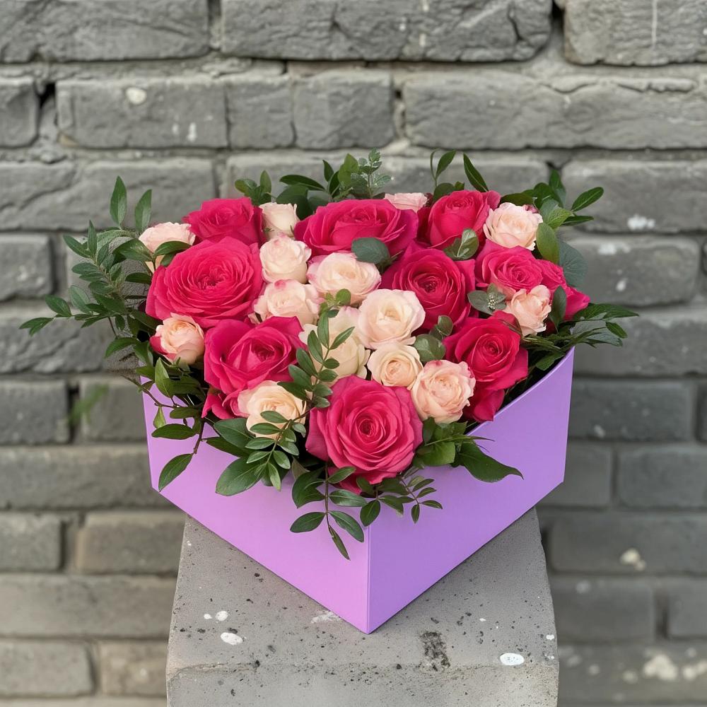 Цветочная композиция из Розы в коробке в Заволжье