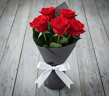 Букет 5 Красных роз Эдлесс Лав в Заволжье