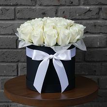 Цветочная композиция из Розы в шляпной коробке в Заволжье