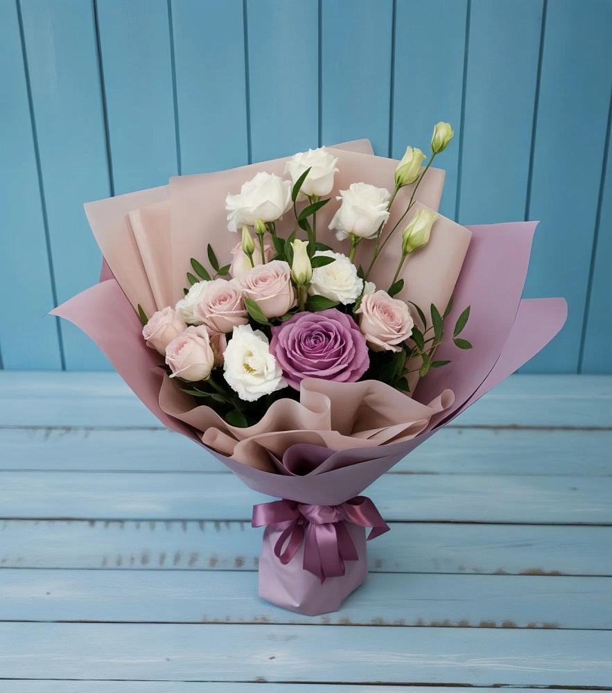 Букет цветов из: Розы и Лизиантусы в Заволжье